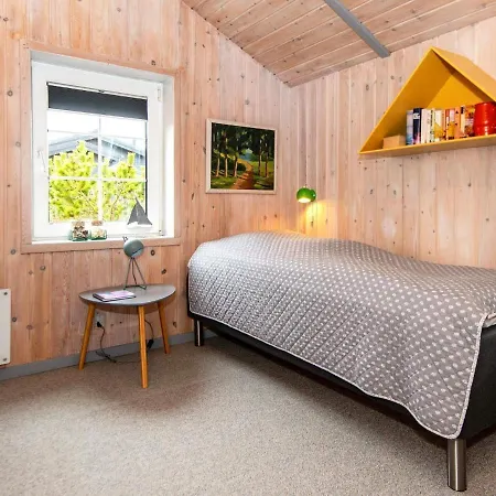 6 Person Holiday In R M *